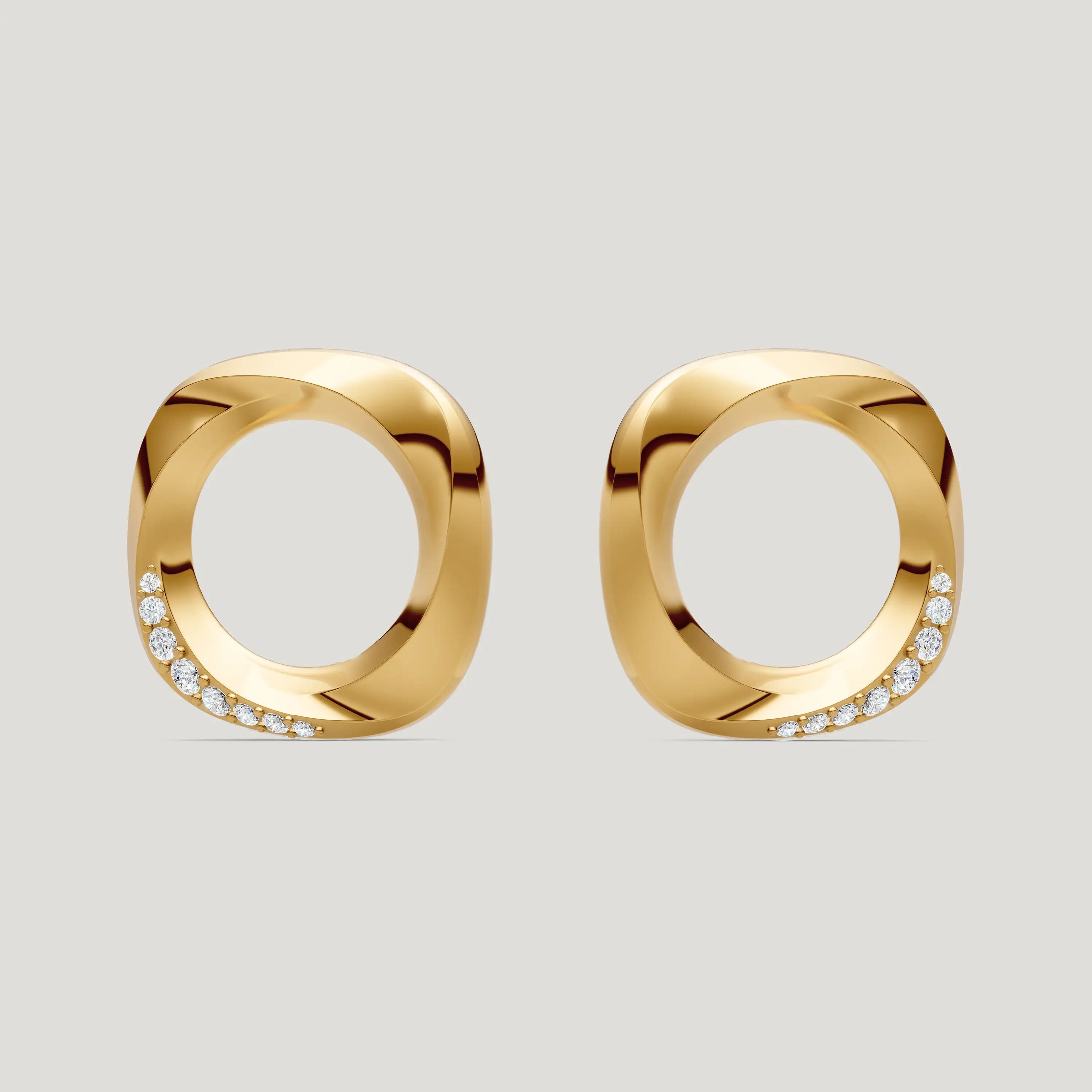 Squircle Stud earring of 18kt Gold Vermeil on Sterling Silver by My-Dori