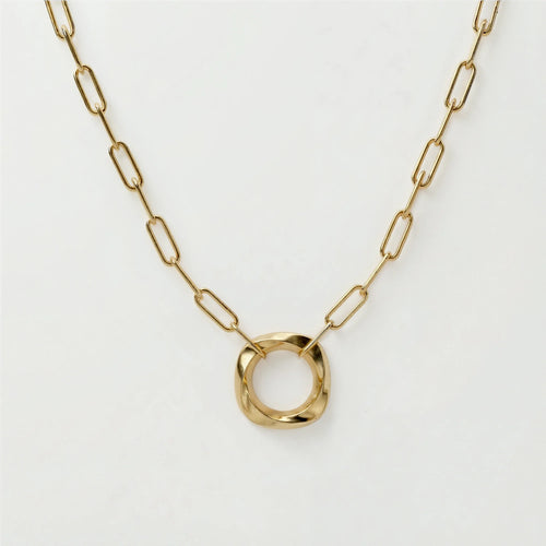 Squircle Pendant With Paperclip Chain in 18kt Gold Vermeil